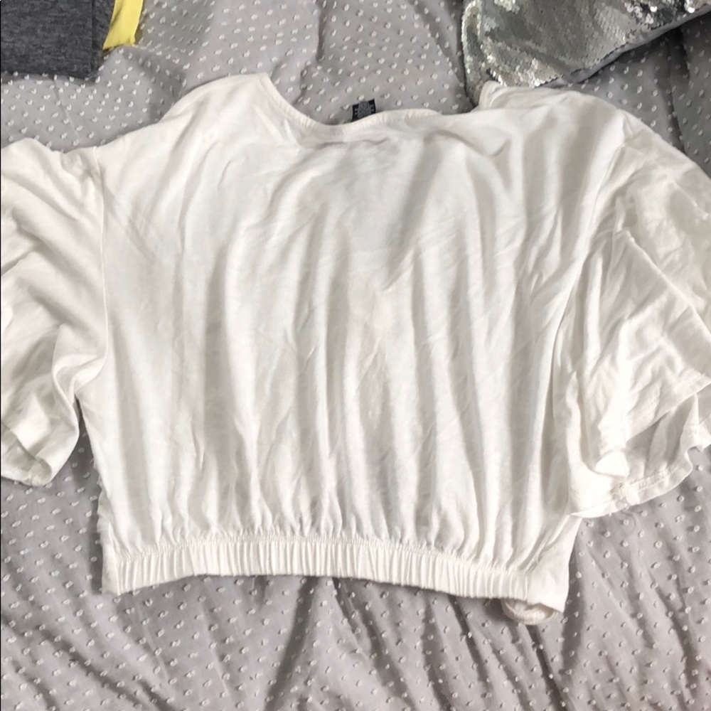 AE Crop Top - Picture 2 of 4